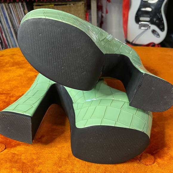 SOLD Azalea Wang Platform Boots - Picture 5 of 8